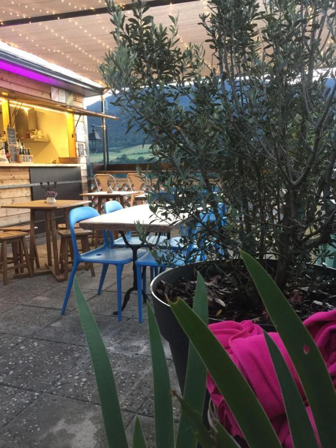 Gite La Cerise Qui Rit La Cresse Buitenkant foto